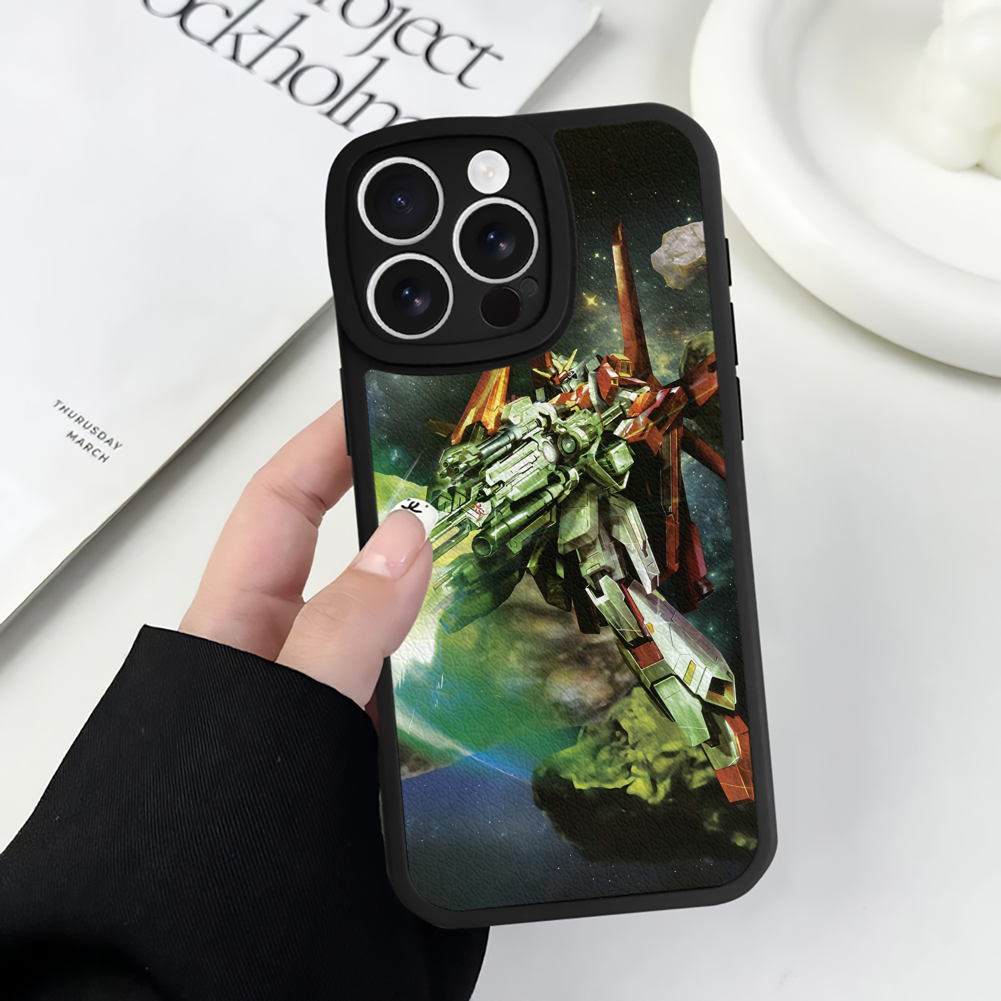 （画像用） 機動戦士ガンダム Mobile Suit Gundam 【iPhone 16シリーズ対応】シリコンスマホケース（レザー調） 材質：シリコン